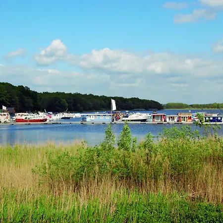 Semesterbostad Modernes Reihenhaus Mit Wlan In Am Mueritzsee Buchholz (Mecklenburg-Vorpommern)
